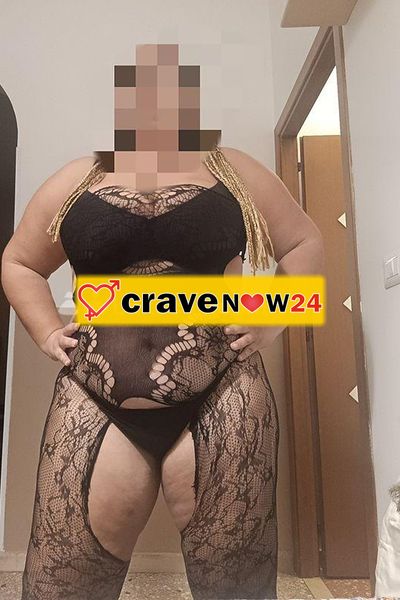 ELENA CURVY LA TROIA italiana di passaggio