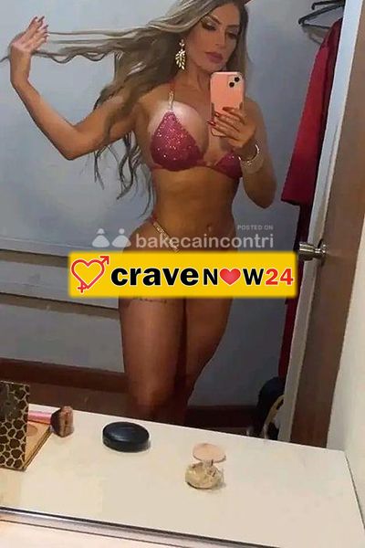 VERAMENTE TROIA IN CALORE CON UNA GOLA CALDISSIMA, CALDA COME IL SOLÉ RAGAZZA PORCELLINA SENSUALE, Piccante