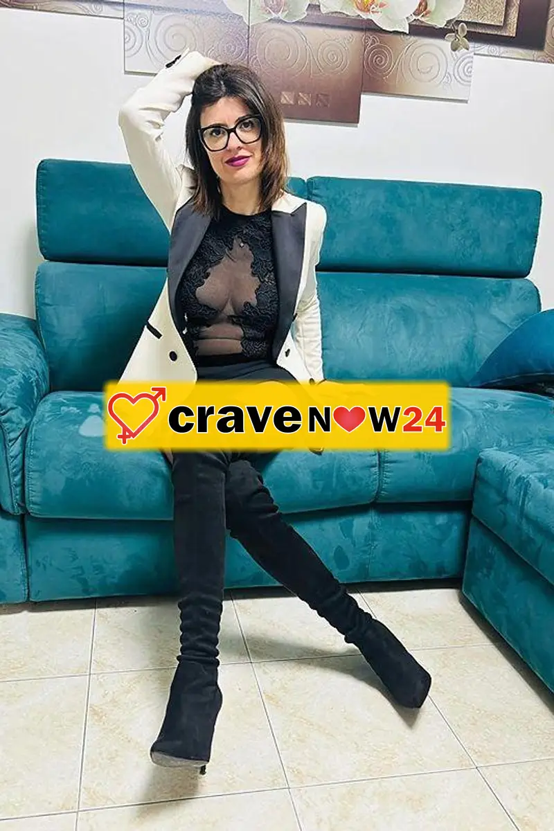 ELEONORA – ITALIANA VERA – MILF foto vere 100% ricevo a casa mia sia al tuo domicilio o in hotel