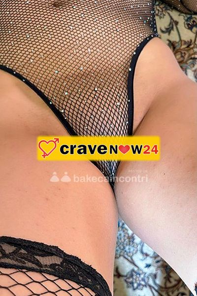 Elegante, femminile e discreta.
Amo le belle conversazioni, le attenzioni sincere e gli uomini che sanno come valorizzare una donna.