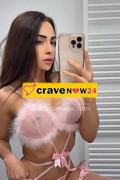 Anitta, una bellissima ragazza latina brasiliana, minuta, 155 cm, 43 kg, foto reali, sesso orale bagnato senza protezione. Specialista nell'arte del p