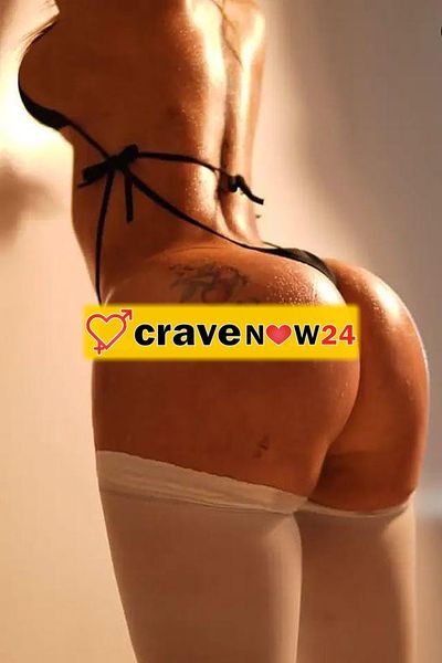VERAMENTE TROIA IN CALORE CON UNA GOLA CALDISSIMA, CALDA COME IL SOLÉ RAGAZZA PORCELLINA SENSUALE, Piccante