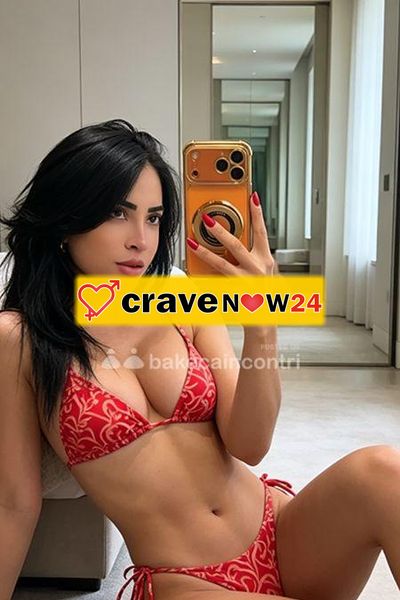 Anitta, una bellissima ragazza latina brasiliana, minuta, 155 cm, 43 kg, foto reali, sesso orale bagnato senza protezione. Specialista nell'arte del p