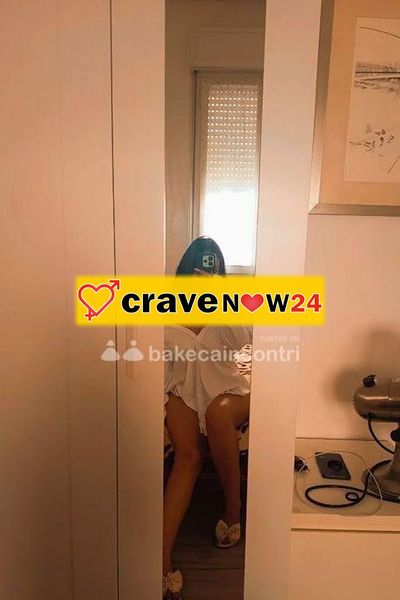 Sara 20 anni rumena mistress piedi bbsm adorazioni parti intime 5 di seno Strapon Piss e faccio anche rapporto !