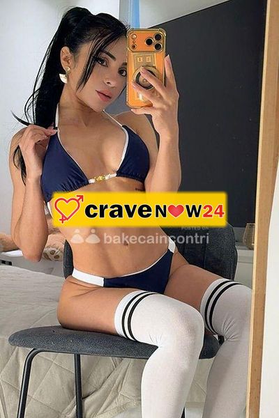 Anitta, una bellissima ragazza latina brasiliana, minuta, 155 cm, 43 kg, foto reali, sesso orale bagnato senza protezione. Specialista nell'arte del p