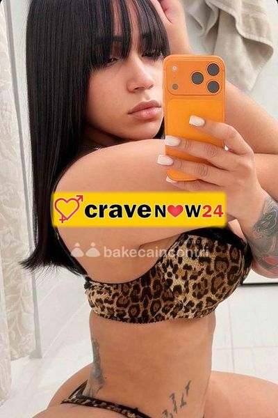 amore mio! Mi chiamo Alessandra, vengo dalla Colombia 🇨🇴 e ci divertiremo un mondo.