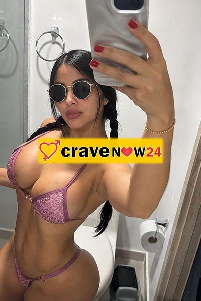 BELLISSIMA RAGAZZA DI 20 ANNI, ARRIVATA DI RECENTE IN ITALIA.