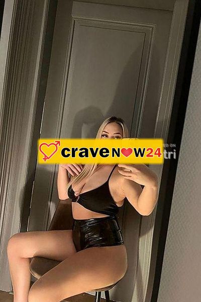Fa caldo sono bolente voglio 🥵 voglio lecare  tuo gelato