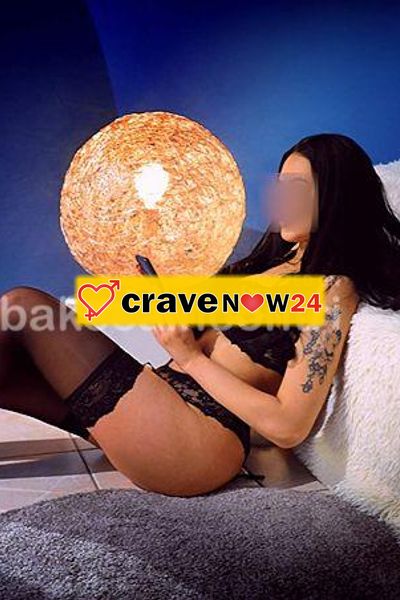 Sono una ragazza davvero sexy, ti piacerà la mia vagina stretta. Adoro fare l'amore. Sono una giovane donna molto curiosa e di mentalità aperta, pront