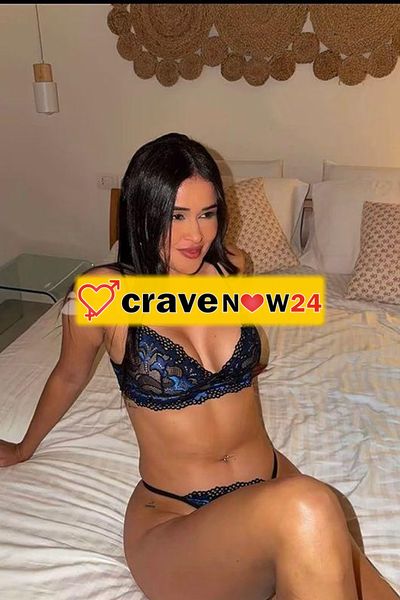 BELLISSIMA RAGAZZA DI 20 ANNI, ARRIVATA DI RECENTE IN ITALIA.