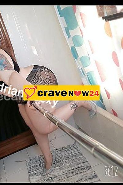 Stanco della solita routine? Rompi gli schemi e vieni a giocare con il mio enorme sedere.