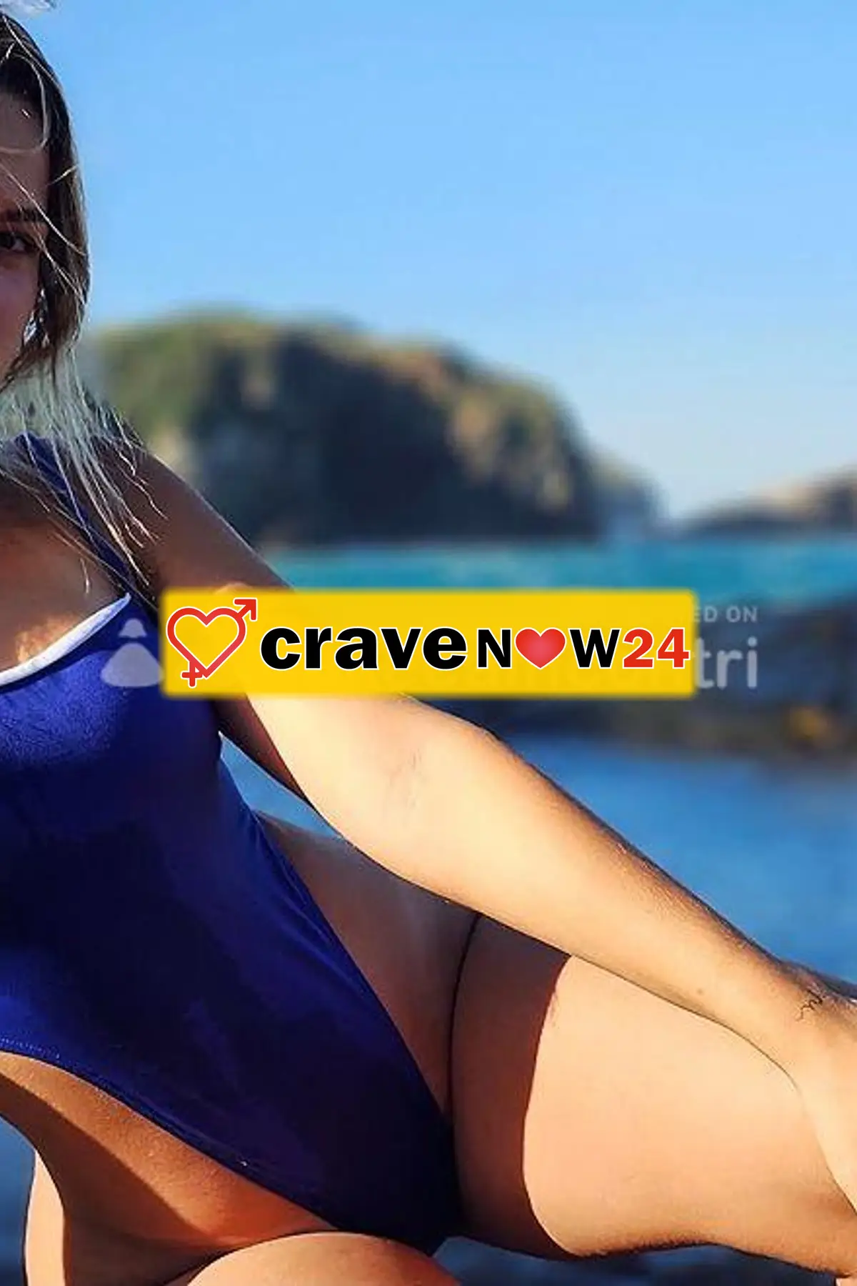 UNA BIONDA DIFFICILE DA RESISTERE💦👅