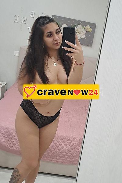 Anna raggazza giovane e reale 😋 completissima 🤭😁