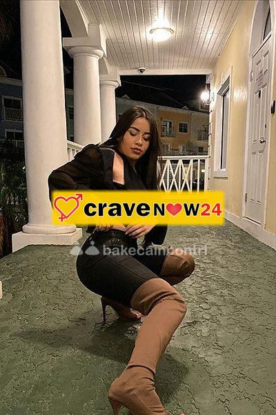 Ciao tesoro, sono una bella ragazza di 24 anni, a Parma per la prima volta, con una pelle e dei capelli bellissimi.