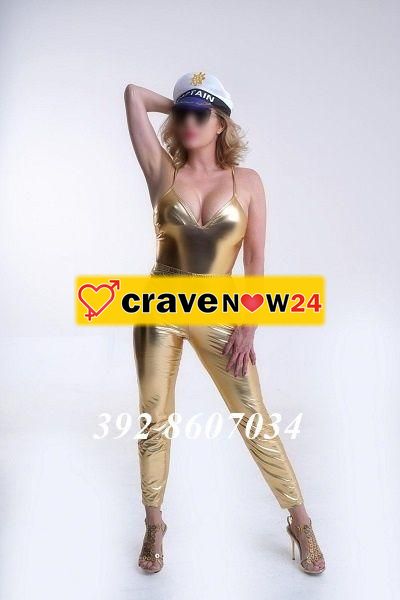 HONEY!!!!! SPLENDIDA MILF DI PASSAGGI PER POCHI GIORNI !!!! COGLI L ATTIMO