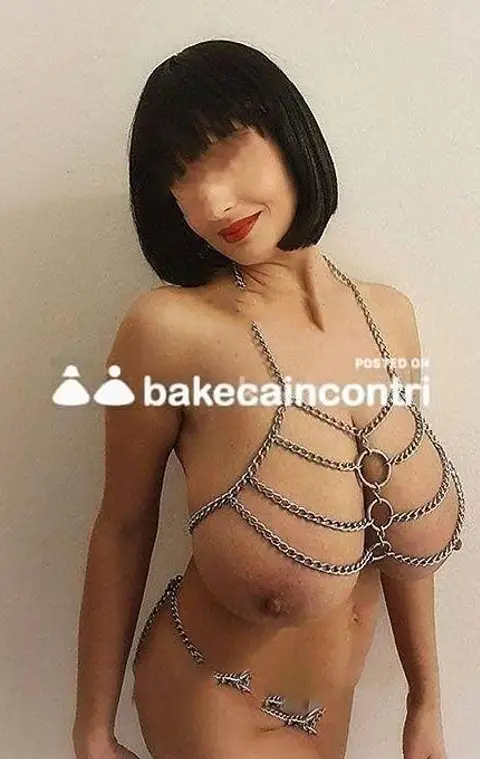 MI PRESENTO ANNA, UNA CASALINGA SUPER MATURA E NINFOMANE