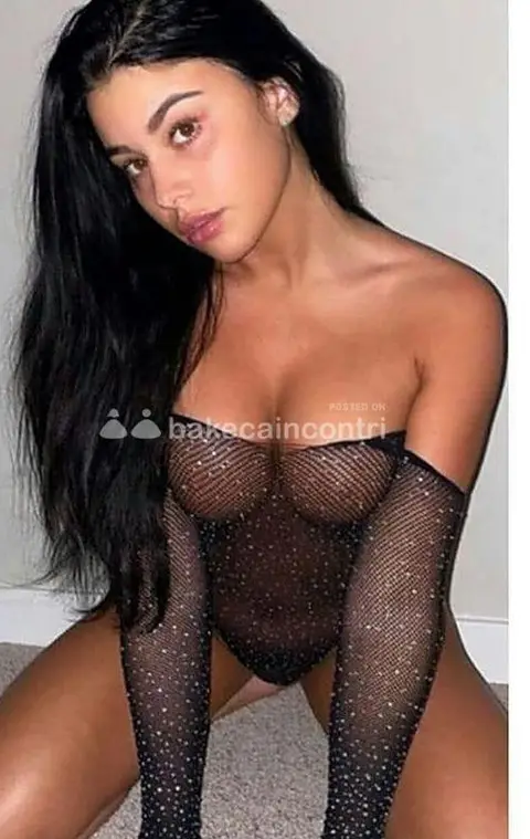 💋 CI GIOCHERESTI CON LE MIE BELLE TETTONE ? 👅 VIENI E TI FACCIO CIUCCIARE IL MIO GRANDE SENO.....