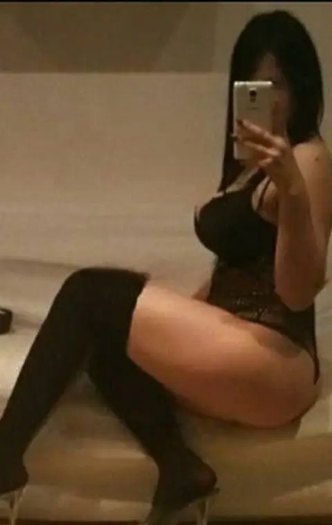 ❤❤anna❤❤la marchesa del sesso, pompino senza preservativo sborrate in boca sul culo e dove voi vieni senti il fuoco de la mia patatina calda...
❮❯