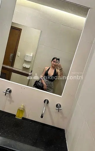 Akita thailandese ladyboy