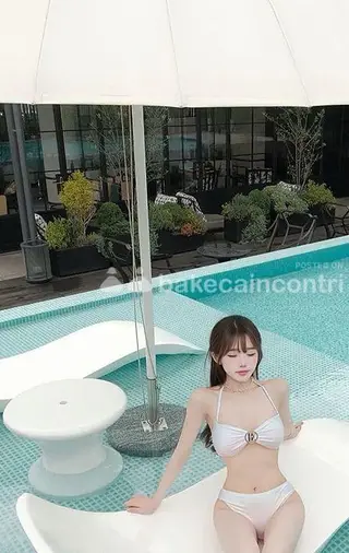Incantevole Ragazza Orientale Pronta a Soddisfarti!