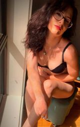 In tour per pochi giorni. Bellissima e passionale italiana