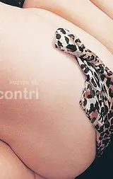 MORBIDA  CASALINGA MILF ITALIANISSIMA ARRAPANTE COMPLETISSIMA LA REGINA DEL POMPINO A 5 STELLE
