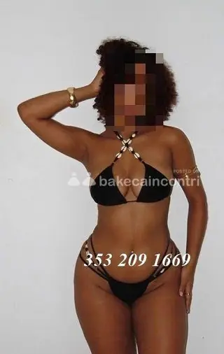 VIOLETTA !!!... LA PIU CARINA PORCELLINA VIENI A FARTI LA MIGLIORE SCOPATINA... COMPLETISSIMA PRONTA PER ESAUDIRE LE TUE FANTASIE!