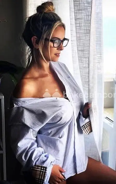 A SAN LEONE 🥂🍾CAVALLONA 🐎👩‍🦰PORCELLINA 🐽💦ESPERTA NEL POMPINO NATURALE 🔥💦💦