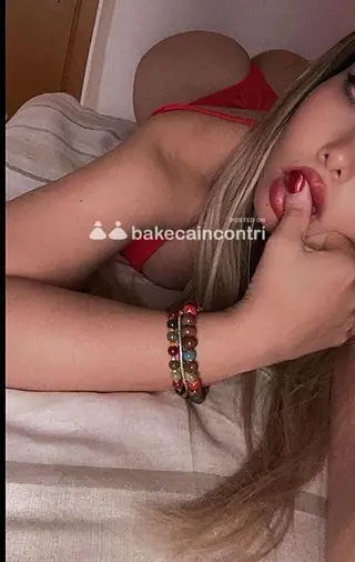 *ROMPIMI IL CULLO PAZZA DEL PISELLONE NEL CULO MI PIACE SENTIRE IL TUO CAZZO FINO IN FONDO NELLA MIA GOLA PROFONDISSIMA