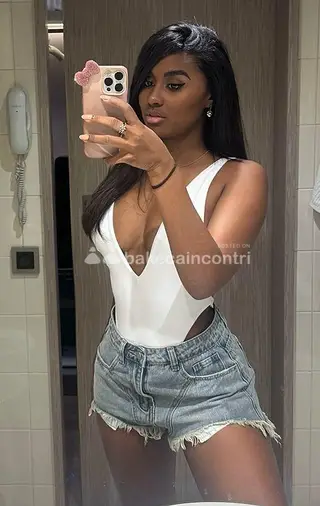 🔥 HOT CHOCOLATE – LA NUOVA TENTAZIONE IN CITTÀ😈DISPONIBLE 24su24 A DA TE DA ME MOLTO DISPONIBLE PER FARE TUTTO