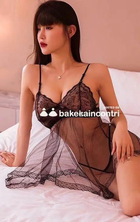 ❤️💋💙 GIOVANE RAGAZZA ORIENTALE 🎺👙 UNO SPLENDORE DI DONNA.....★ FANTASTICA 💖