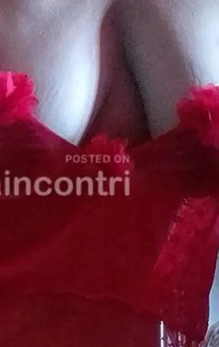 *SHANTAL CILENA APENNA ARRIVATTA  
BELLA DONNA PORCONA GOLA PROFUNDA FOTO REALE