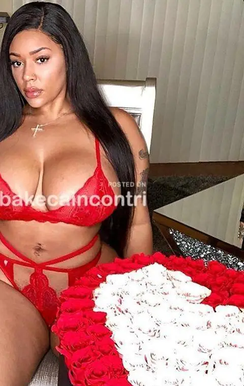 VERA TROIONA TETTONA_?💋? SBORRAMI IN CULO ??VISO ?💋? BOCCA ?💋?VERA PUTANA ??💋POMPINO AL NATURALE DOVE VUOI?? PIOGGIA DORATA LATTE DI FIGA VERO, PA