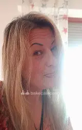 Sguardo profondo, sorriso dolce…
Il resto lo scopri solo dal vivo.😊 🤗