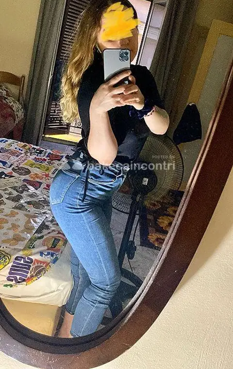 APPENA ARRIVATA BIONDA CARINA 50❣️ COMPLETO PURÈ LATO B