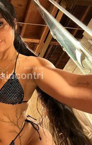 Prima volta qui 🥳🫶🙏appena arrivata porca come piace a te voglia di fare sesso🥵