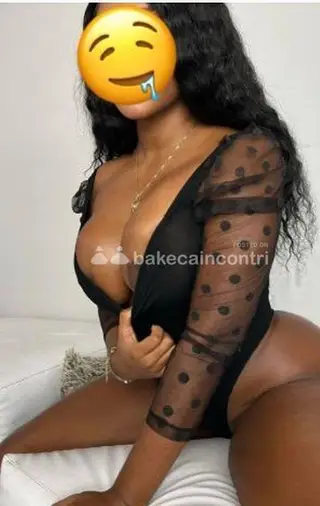 PORCELINA CALDA 😜 PORCA.GOLOSA VENITE A VIVIRE UNA BELLISSIMA SPERIENZA E VOSTRI SOGNI MASSAGGIO PROSTATICO STRAPON PIOGGIA DORATA FETISH CIOCC 👠