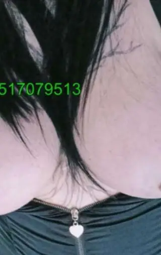 Signora italiana 50enne, tradizionale elegante e affettuosa.