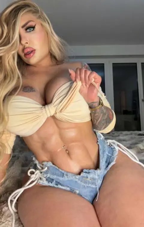 Niky bimbodoll