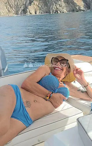 POCHI GIORNI  MILFONA KELLY 50ENNE VULCANICA 💋💋