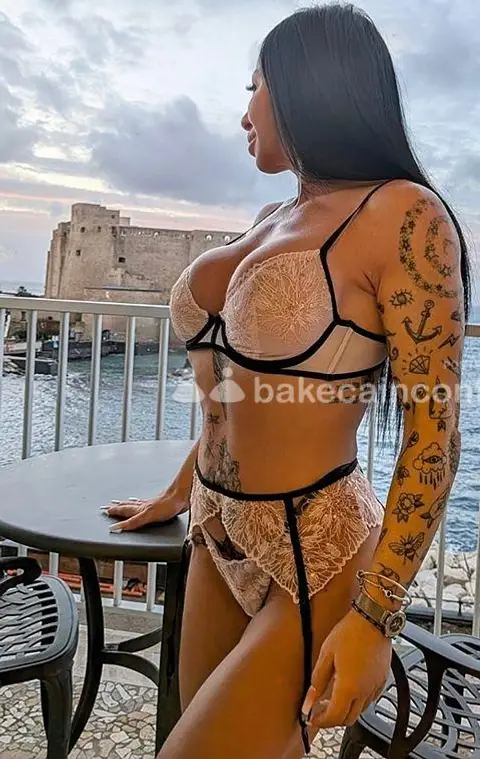 Bellissima escort , dolce e raffinata , riceve a domicilio e raggiunge in albergo