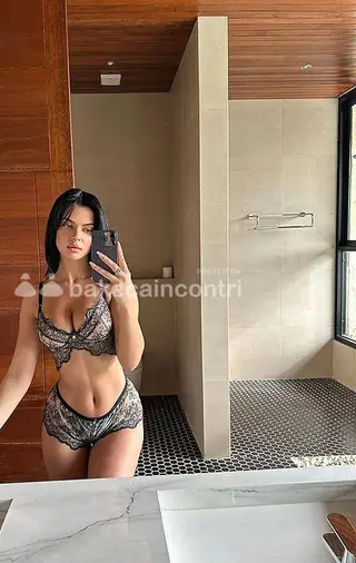OGGI NUOVA ARRIVATA ORIENTALE Bellissima non ho limiti e tab