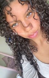 PRIMO GIORNO UNA STUDENTESSA GIOVANE CON UN BEL VISO E UN BEL CORPO