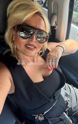 Donna Matura!  Pelosa! Riming! Seno grande e naturale! STRAPON!solo italiani….