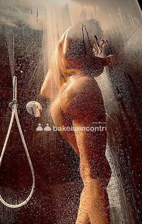 SOLO OGGI--TETTONA-SBORRATRICE---ESPERTA-IN SQUIRTING---ELEGANTE---CASALINGA---INQUIETA--SOLO-OGGI--SOLO OGGI