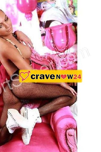 Bionda massaggiatrice trans