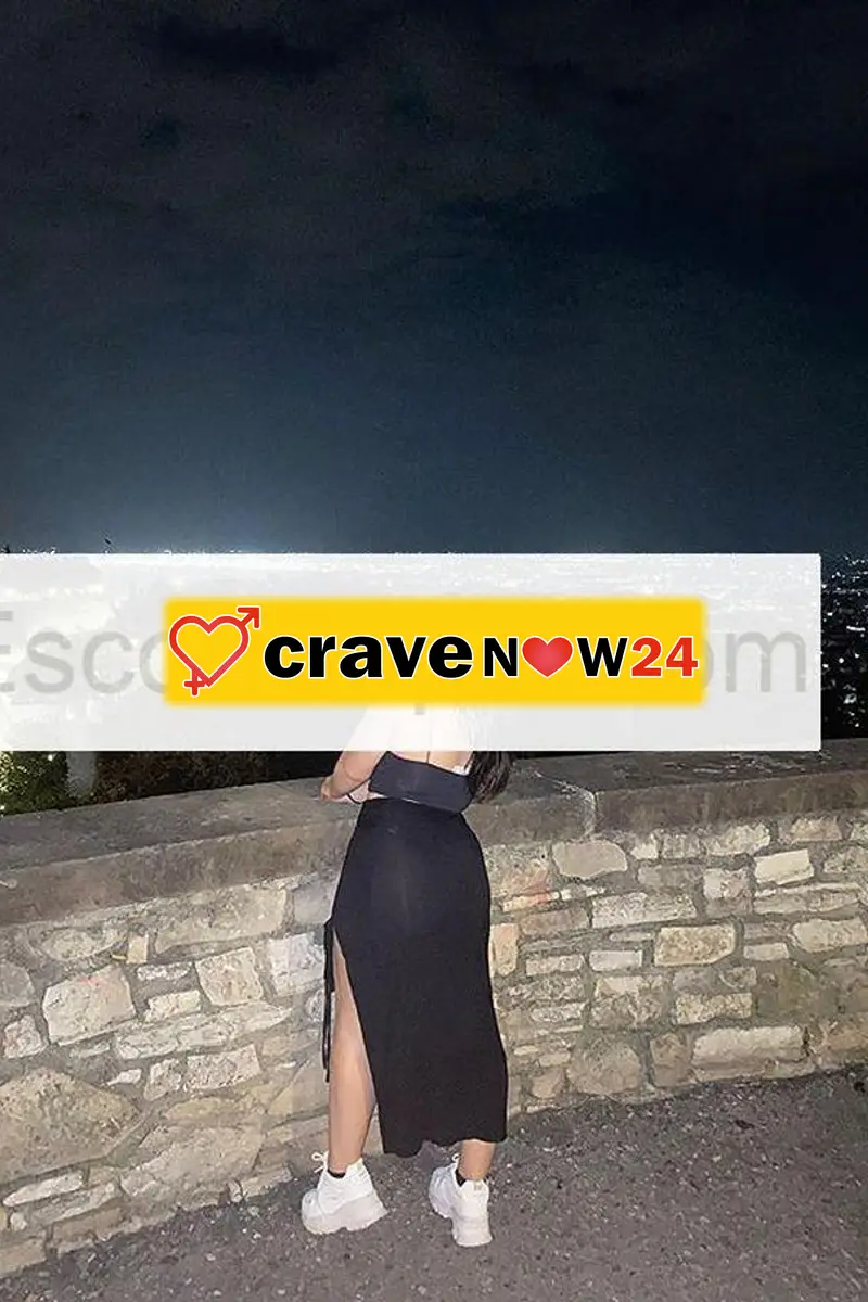 PORCELLINA AMANTE DEI POMPINI INSODDISFATTA