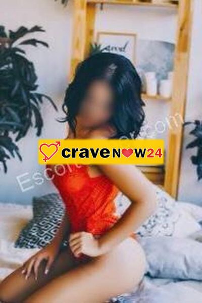 BELLISSIMA MASSAGGIATRICE, ALTA 1.75, MORA, 3 DI SENO NATURALE , FOTO VERE AL 100% , MASSAGGIO CON OLIO CALDO! CHIAMAMI E NON TE PENTIRAI . FINO TARDA