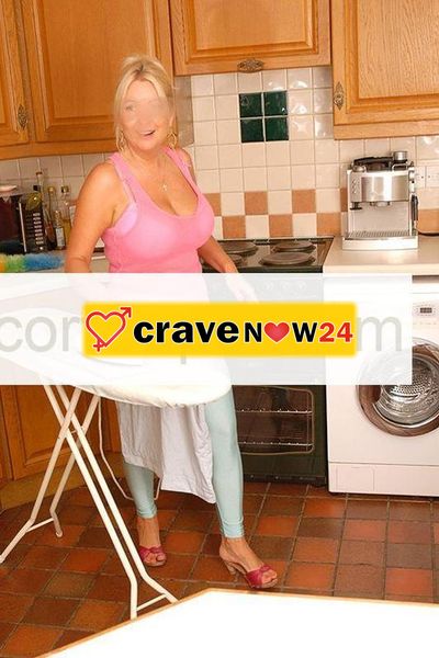 Bella MILF massaggiatrice qualificata Massaggio più sexo completa poi fare doccia