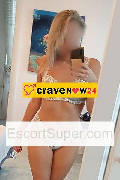 Giovane Studentessa italiana, colta e raffinata